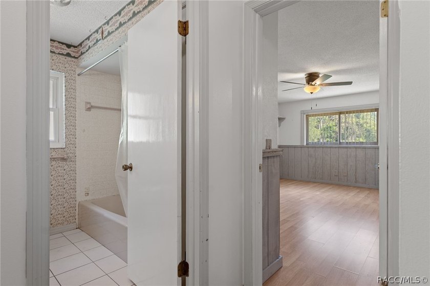 Nestled on approximately 1.6 acres in Homosassa, this charming - photo 13