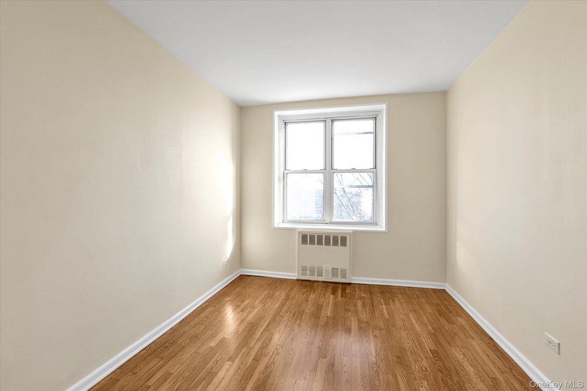 Very Sunny and Spacious Corner Apartment in the Exclusive - photo 14