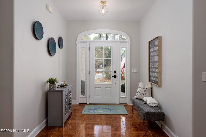 Exceptional home in sought after Pelican Reef! This 3 bedroom, 2 - photo 3