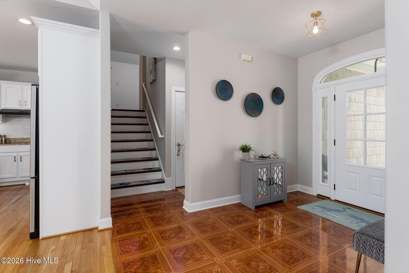 Exceptional home in sought after Pelican Reef! This 3 bedroom, 2 - photo 5