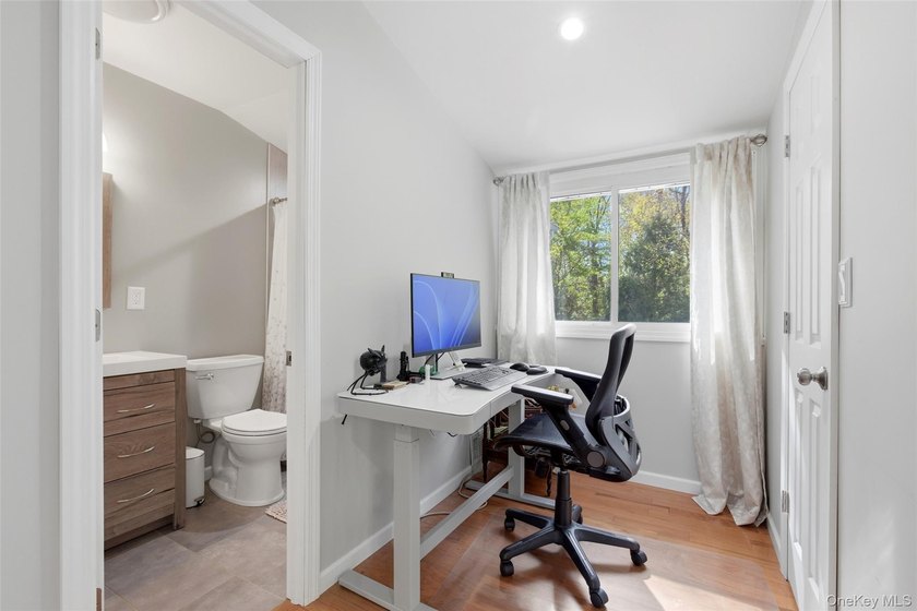 Welcome to 26 Woodchuck Lane in Setauket, located in the highly - photo 11