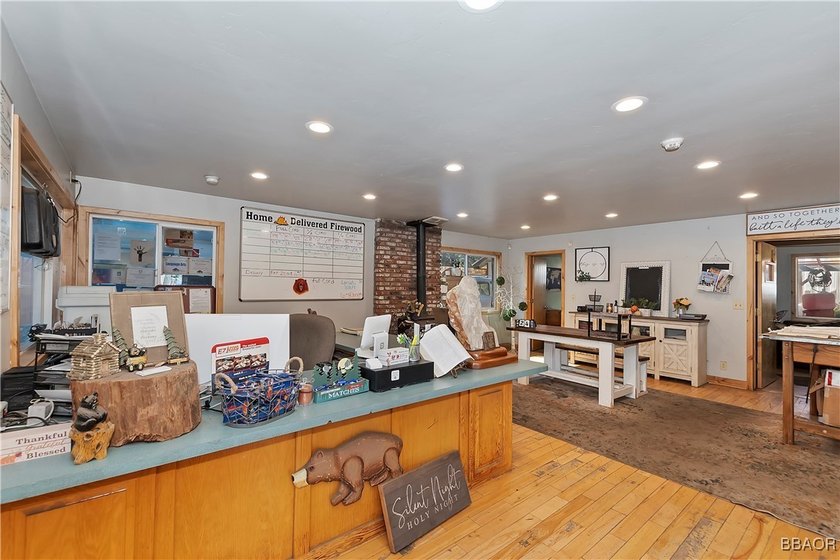 PRIME COMMERCIAL OPPORTUNITY IN BIG BEAR LAKE! Three commercial - photo 15