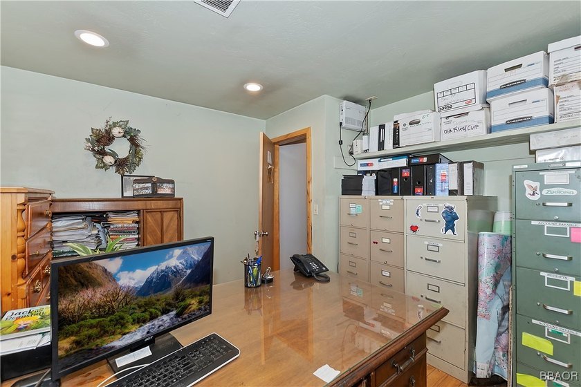 PRIME COMMERCIAL OPPORTUNITY IN BIG BEAR LAKE! Three commercial - photo 21
