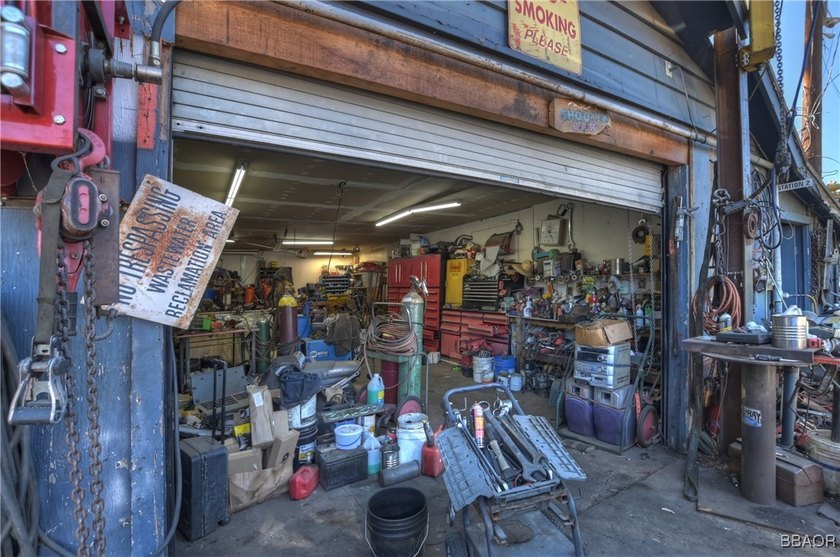 PRIME COMMERCIAL OPPORTUNITY IN BIG BEAR LAKE! Three commercial - photo 23