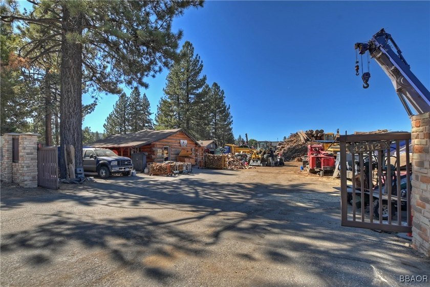 PRIME COMMERCIAL OPPORTUNITY IN BIG BEAR LAKE! Three commercial - photo 29