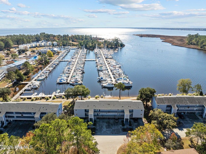 A resort-style community just minutes from historic downtown New - photo 34