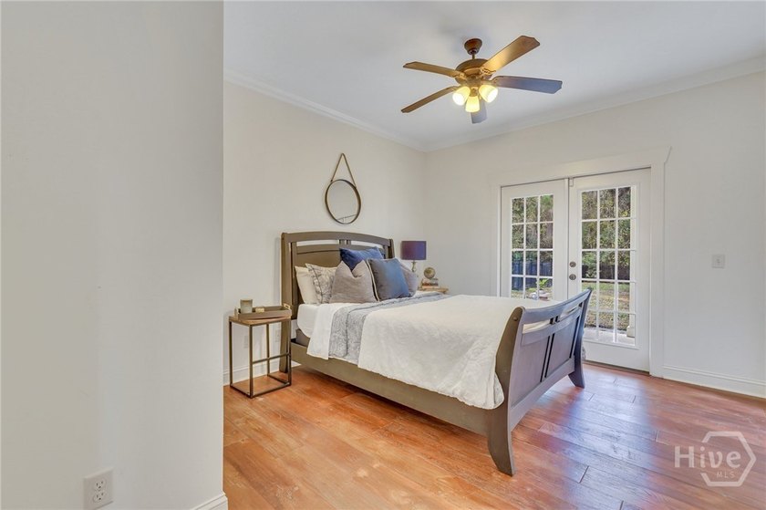 SELLER OFFERING $10,000 TOWARD BUYER'S CLOSING COSTS AND/OR RATE - photo 33
