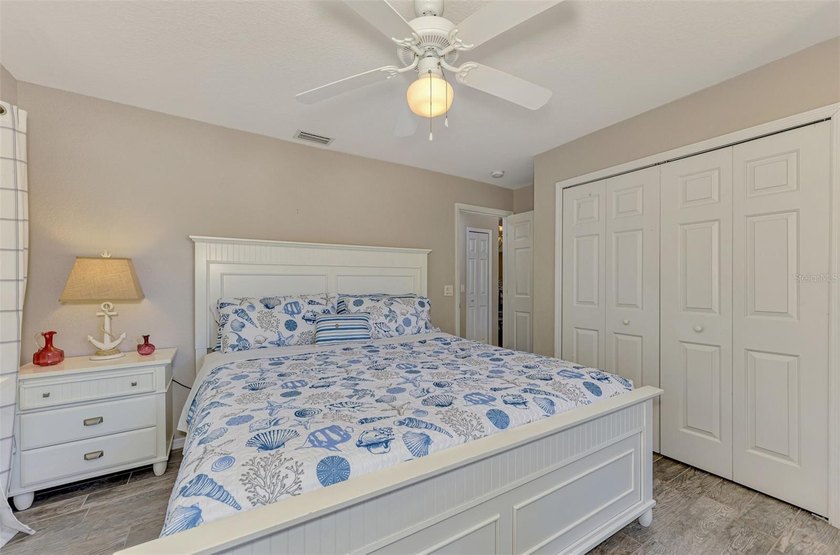 POOL HOME + HALF-ACRE CUL-DE-SAC LOT + EXTRA BUILDABLE LOT - photo 33