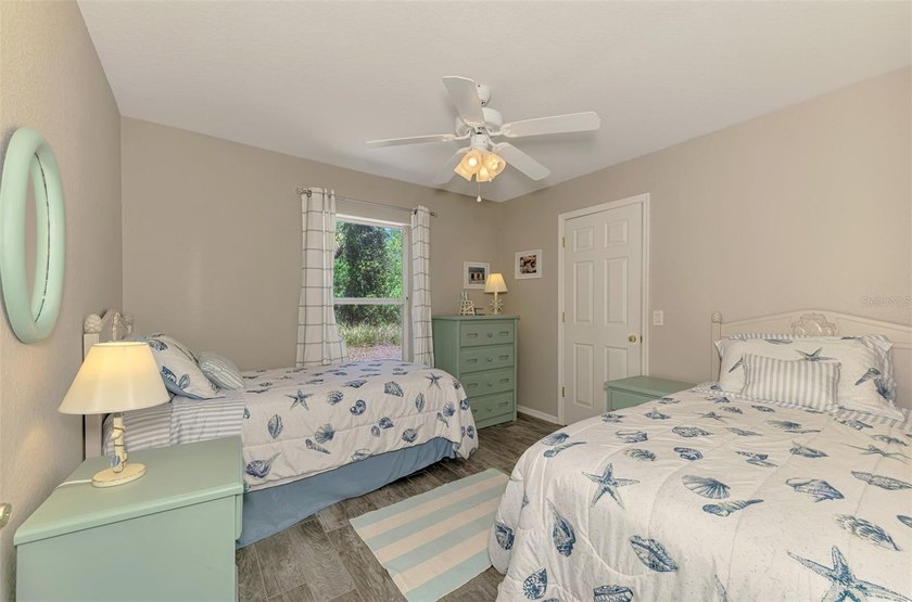 POOL HOME + HALF-ACRE CUL-DE-SAC LOT + EXTRA BUILDABLE LOT - photo 34