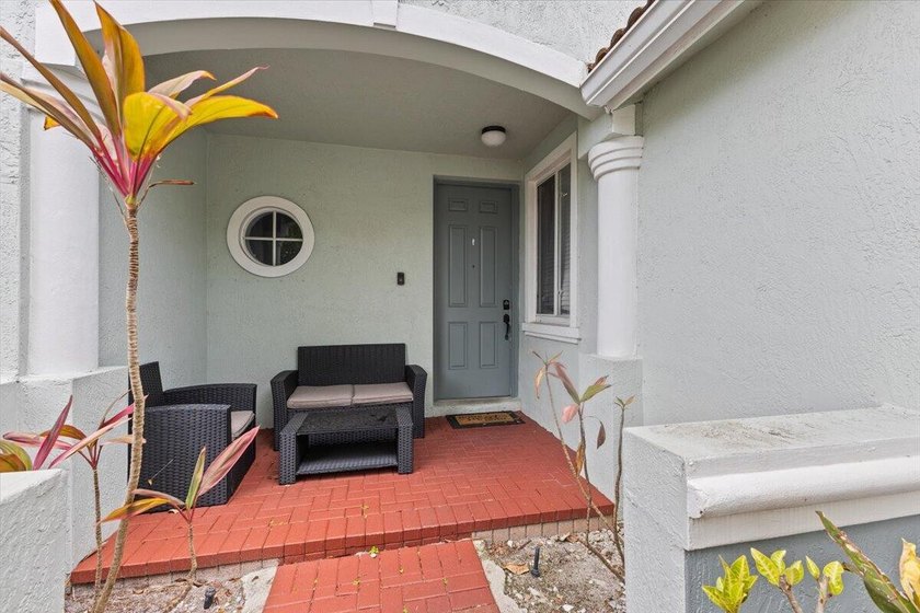 Discover effortless living in the gated community of Thousand - photo 5