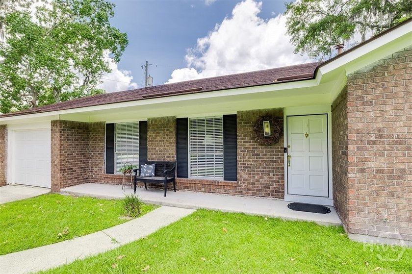 Welcome home to this charming property in a desirable Southside - photo 3