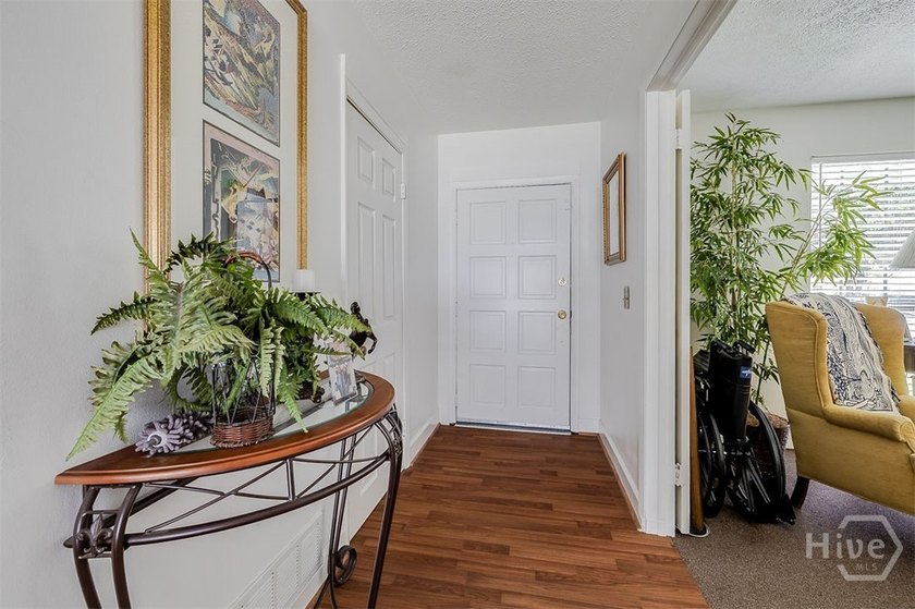 Welcome home to this charming property in a desirable Southside - photo 4