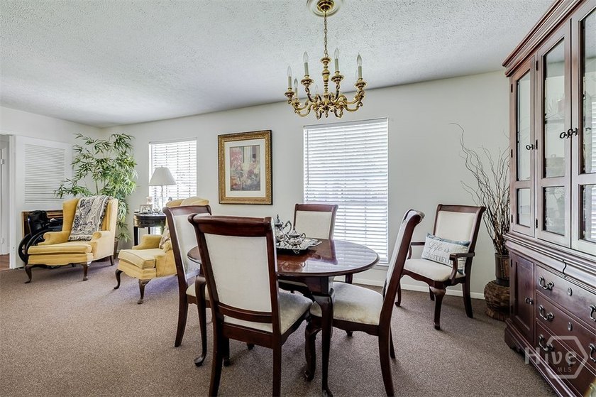 Welcome home to this charming property in a desirable Southside - photo 8