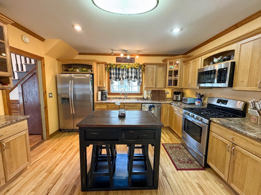 Beautiful 4-bedroom 1.5 bath home close to ATV trails. If you've - photo 5