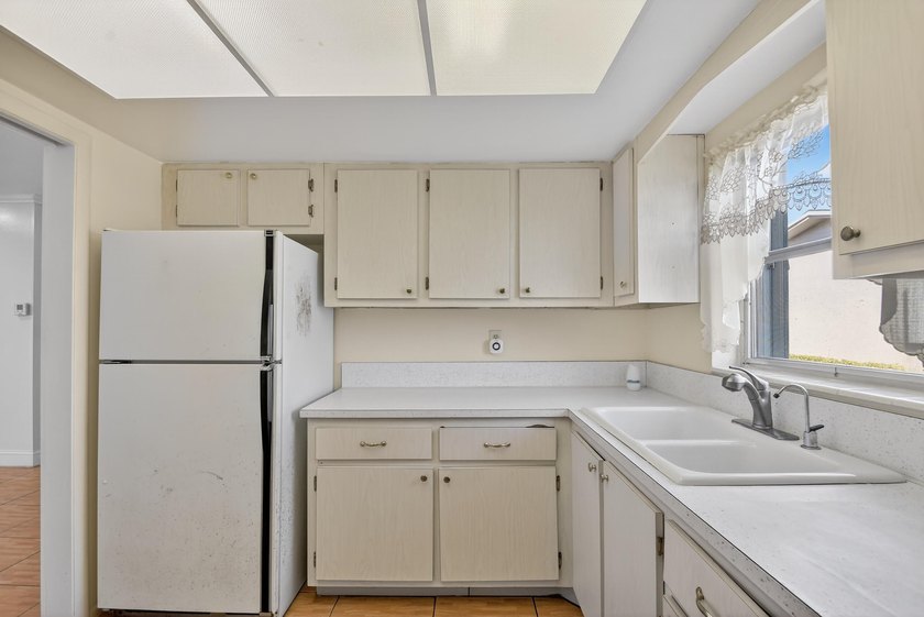 Charming 2 bedroom, 1 bathroom villa in the desirable Dudley - photo 17