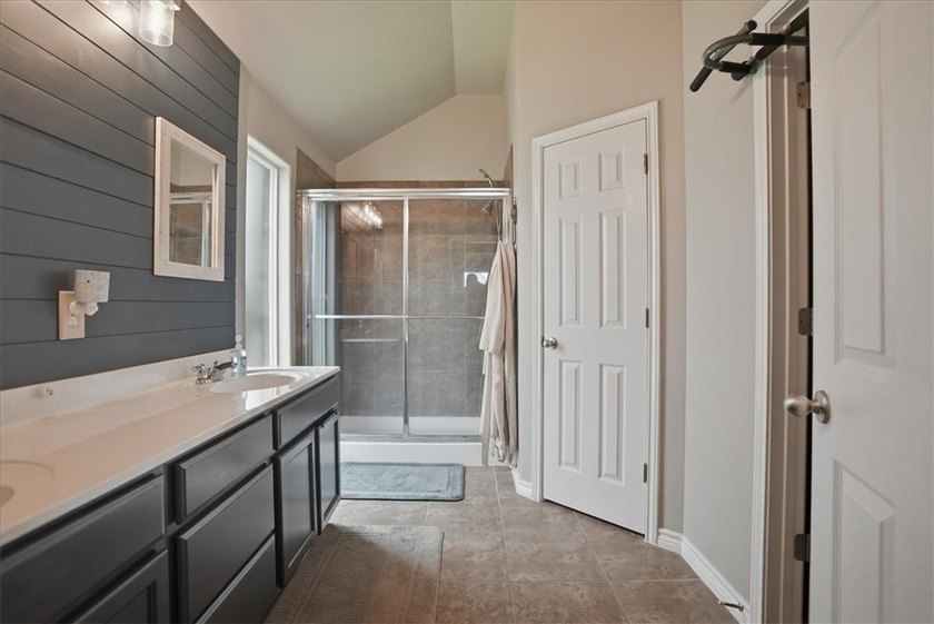 Impeccably maintained 2013 home that perfectly balances modern - photo 18