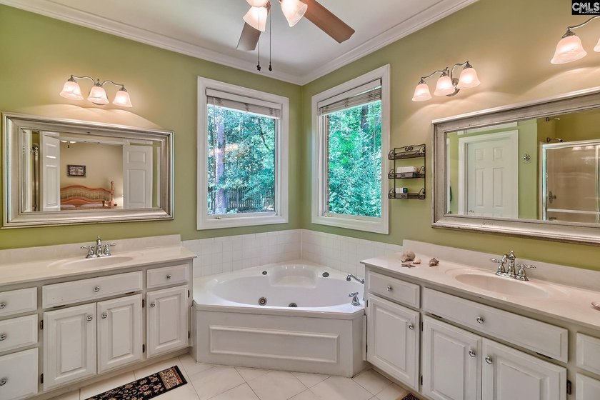Professional photos coming next week.This custom-built all brick - photo 23