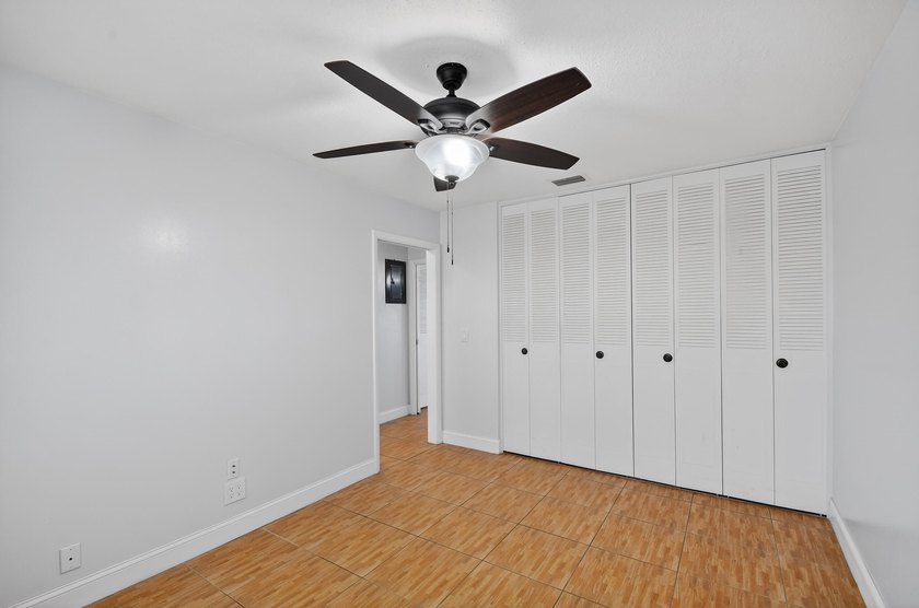 Charming 2 bedroom, 1 bathroom villa in the desirable Dudley - photo 27