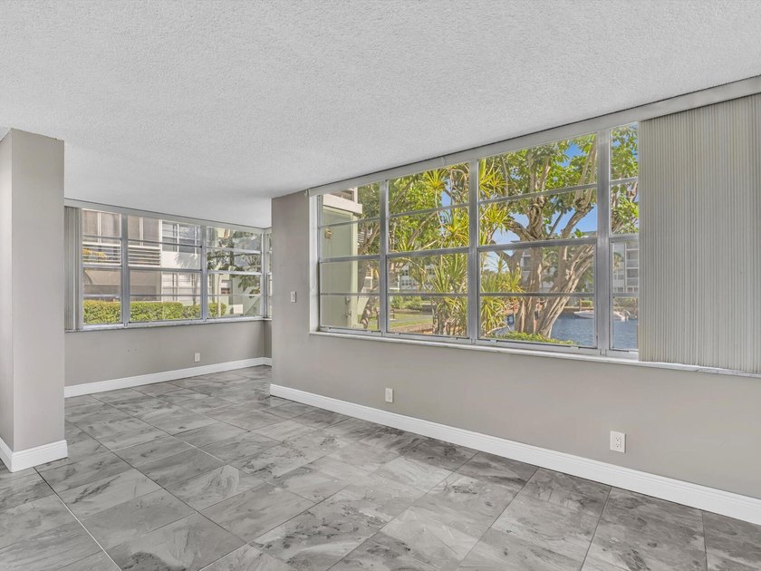 Welcome to Watergate Condominium No. 4 in Hollywood, FL, where - photo 28