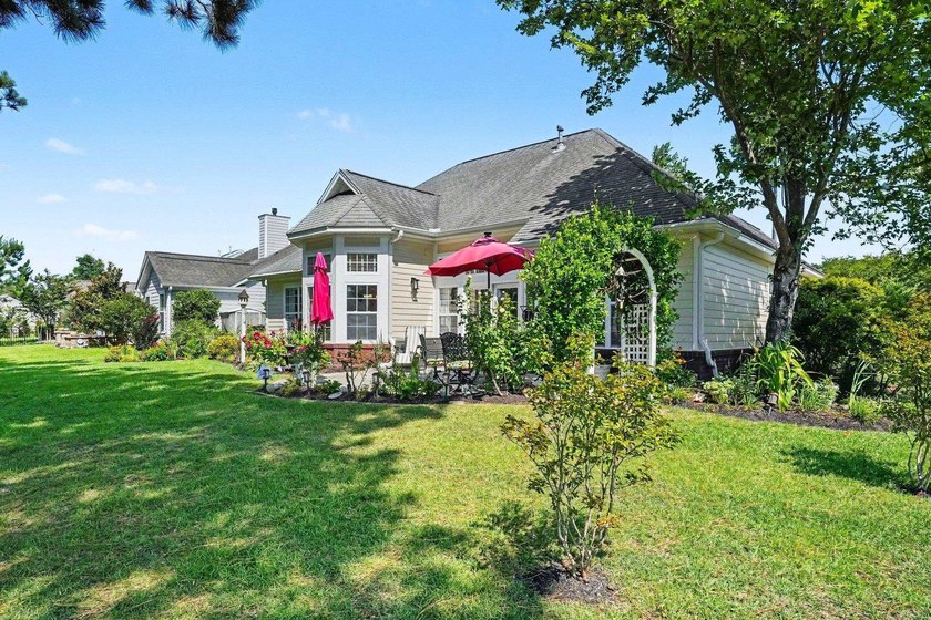 Located in the gated St. David's Township section of Windsor - photo 36
