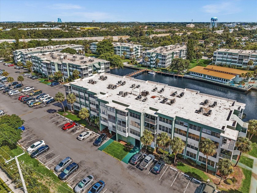 Welcome to Watergate Condominium No. 4 in Hollywood, FL, where - photo 46