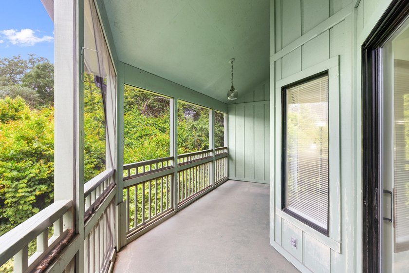 Welcome to this inviting second-floor 1-bedroom, 1-bath condo in - photo 23