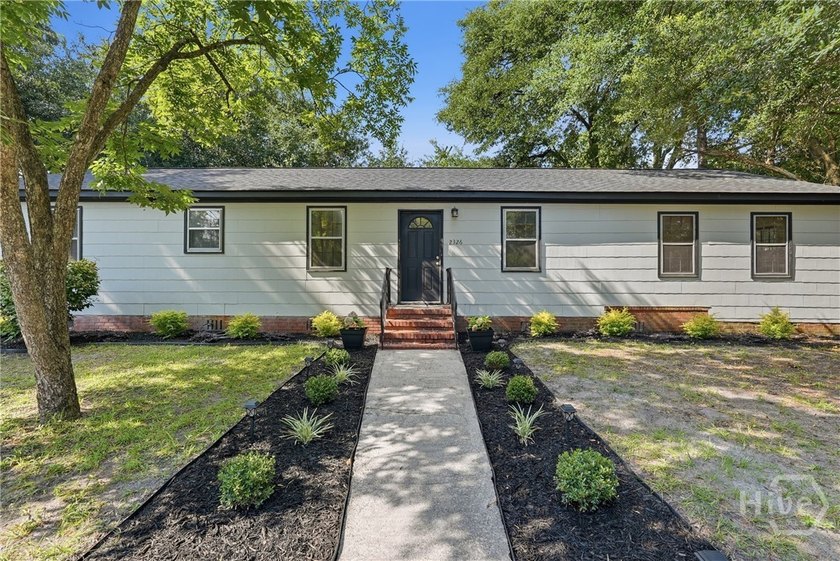 Welcome to 2326 Lorraine Drive! This beautifully updated - photo 4