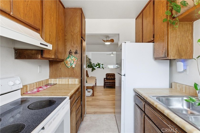 627 N Bristol 32 - photo 17