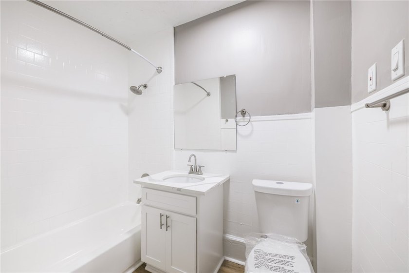 Spacious duplex offering a great opportunity for both - photo 11