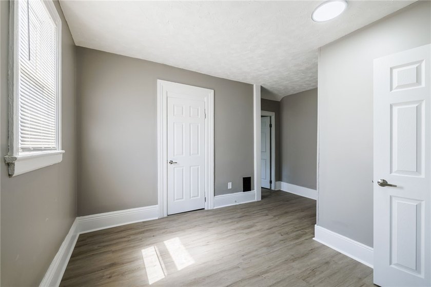 Spacious duplex offering a great opportunity for both - photo 12