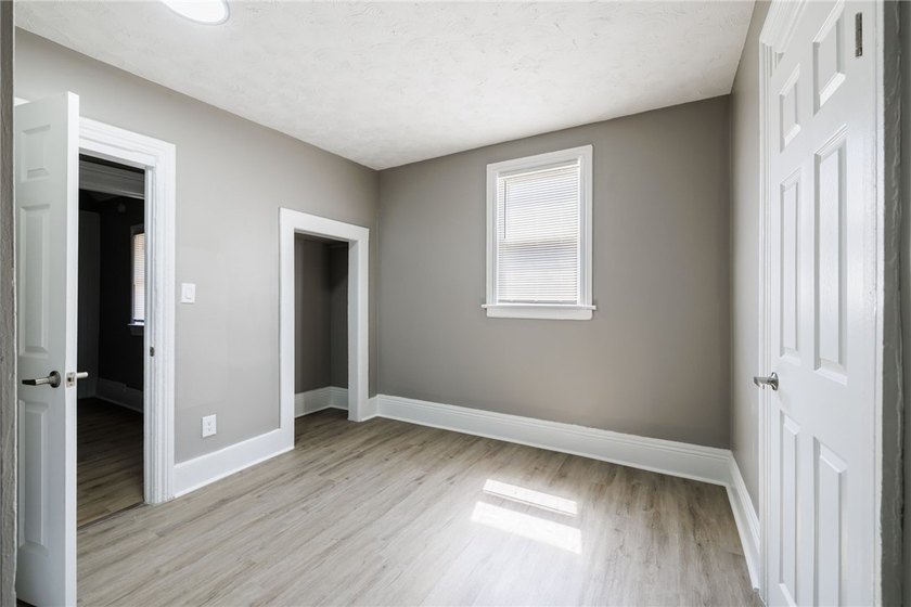 Spacious duplex offering a great opportunity for both - photo 13