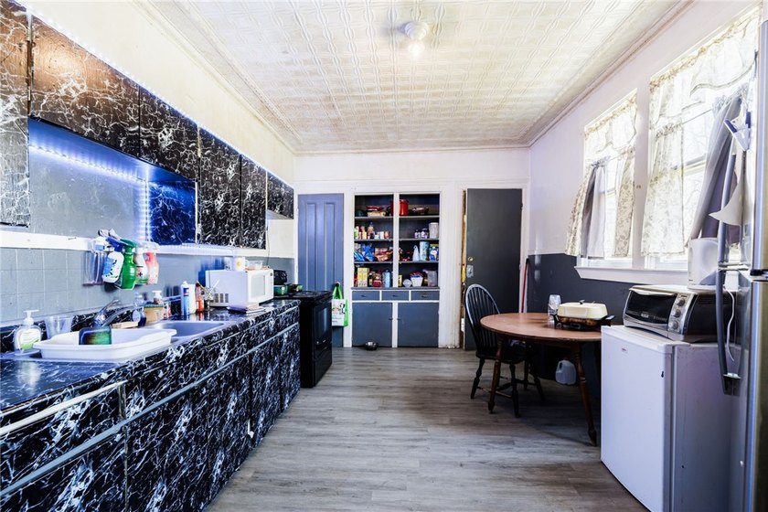 Spacious duplex offering a great opportunity for both - photo 17