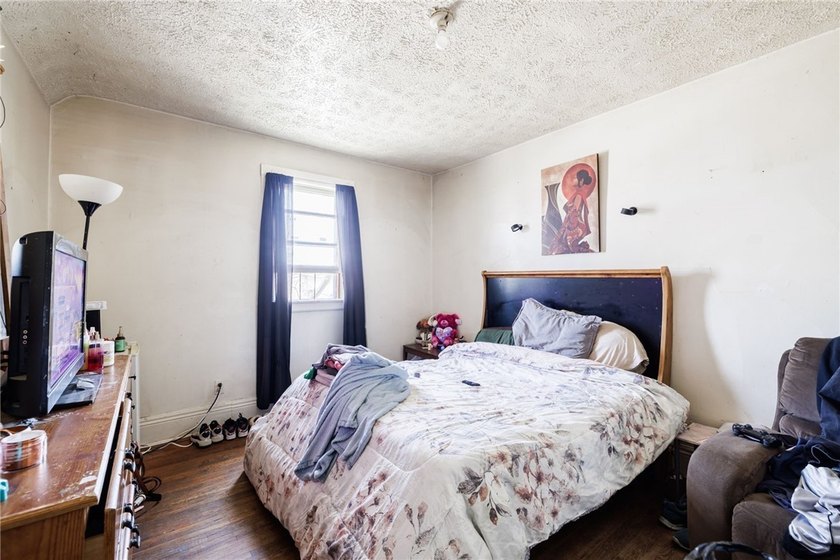 Spacious duplex offering a great opportunity for both - photo 19