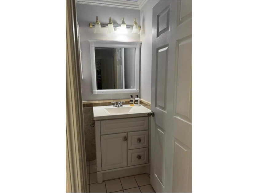 Welcome to a great home in the perfect location! This house with - photo 9