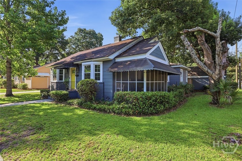 You'll fall in love with this adorable cottage in desirable - photo 3