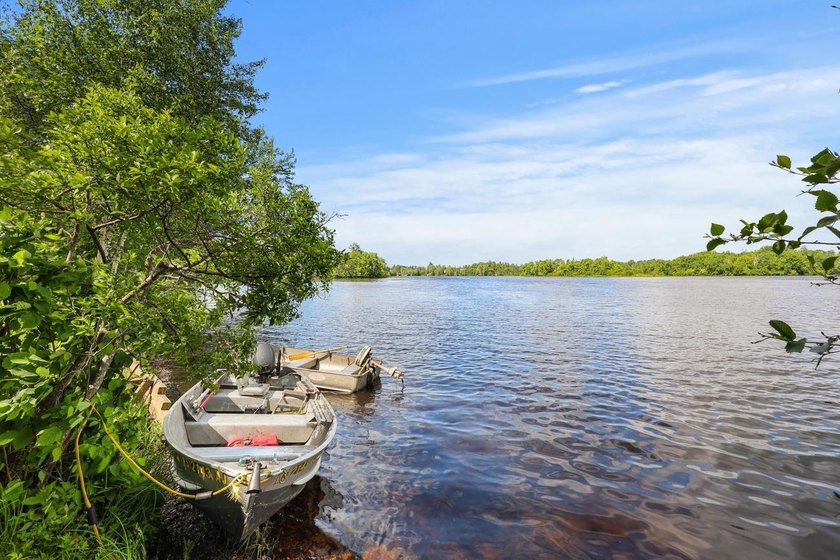 Escape to the beauty of Wisconsin's Northwoods with this - photo 20