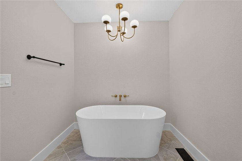 Like-new without the wait! This beautifully renovated Bella - photo 21
