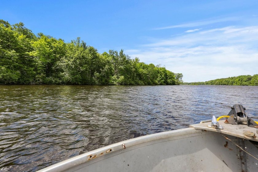 Escape to the beauty of Wisconsin's Northwoods with this - photo 25