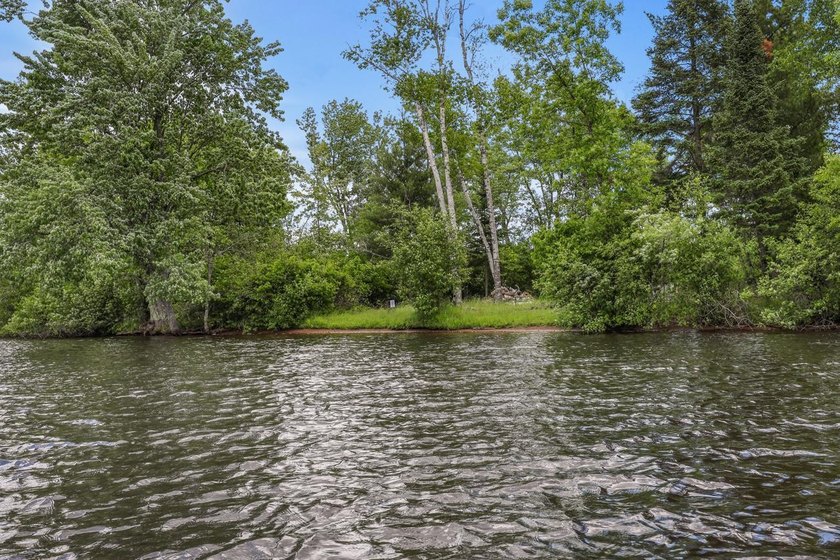 Escape to the beauty of Wisconsin's Northwoods with this - photo 27