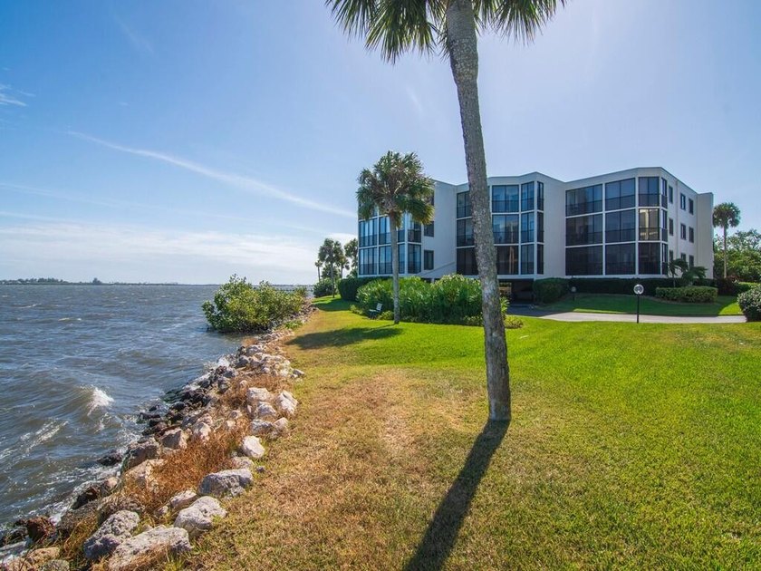 Wake up to peaceful Intracoastal views in this 2-bedroom, 2-bath - photo 17
