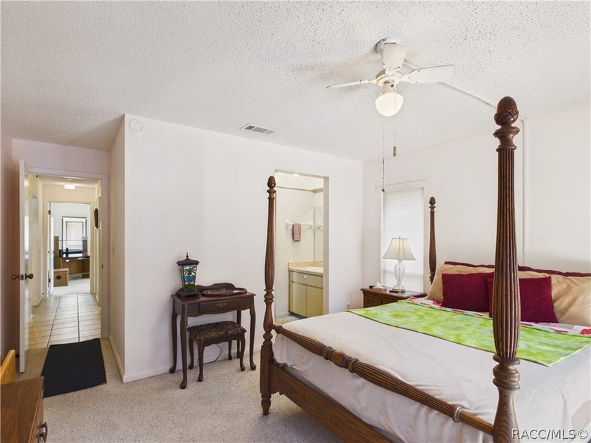 Cozy 2 bedroom 2 bath 2 car garage villa nicely positioned on a - photo 25