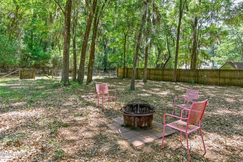 Immaculate 3bd 2.5 bath in Somerset Point on .56 of an acre - photo 33