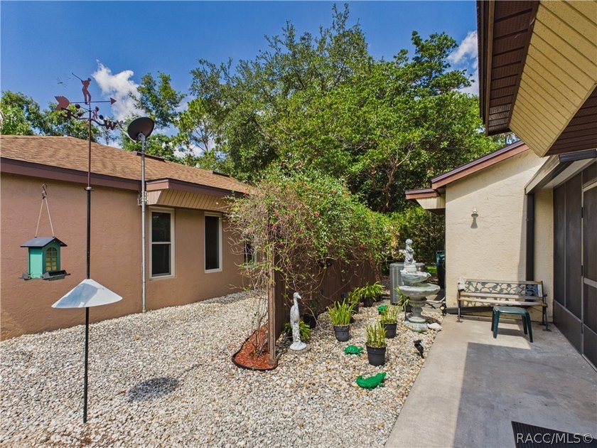 Cozy 2 bedroom 2 bath 2 car garage villa nicely positioned on a - photo 36