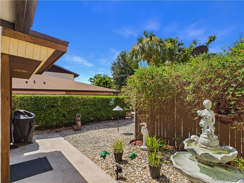 Cozy 2 bedroom 2 bath 2 car garage villa nicely positioned on a - photo 37