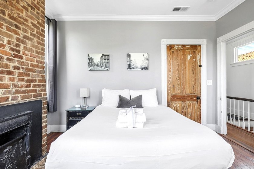 A classic Charleston Single style (currently in dual residence - photo 14