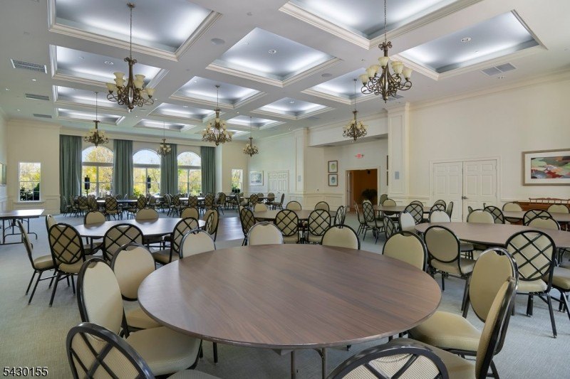 Beautifully appointed and impeccably maintained, this stunning - photo 31