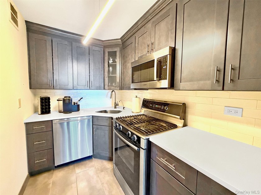 1 Bedroom Apartment for Sale in Forest Hills NY - Fully - photo 6