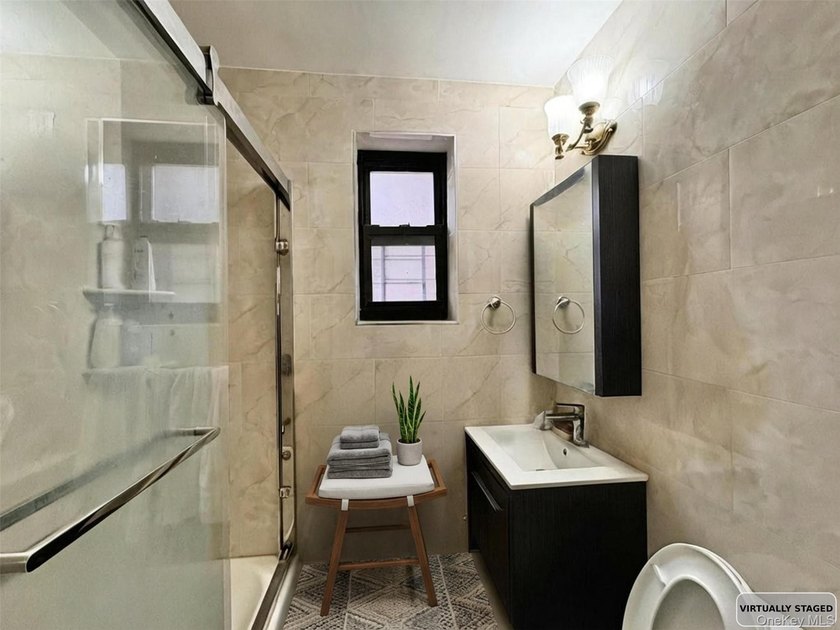 North Flushing Co-op for Sale - Fully Renovated 2 Bedroom, 1 - photo 6