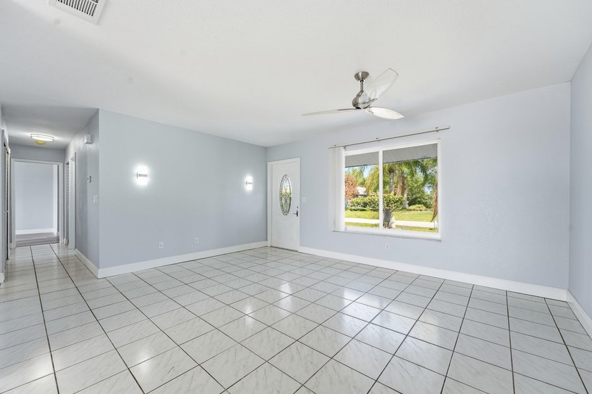 Beautifully updated 3 bedroom, 2 bath pool home in a desirable - photo 9