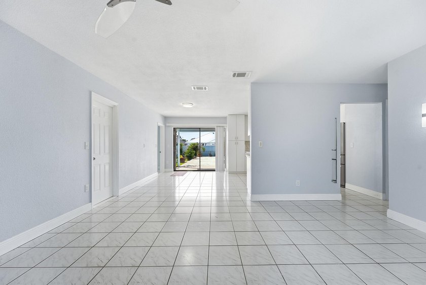 Beautifully updated 3 bedroom, 2 bath pool home in a desirable - photo 10